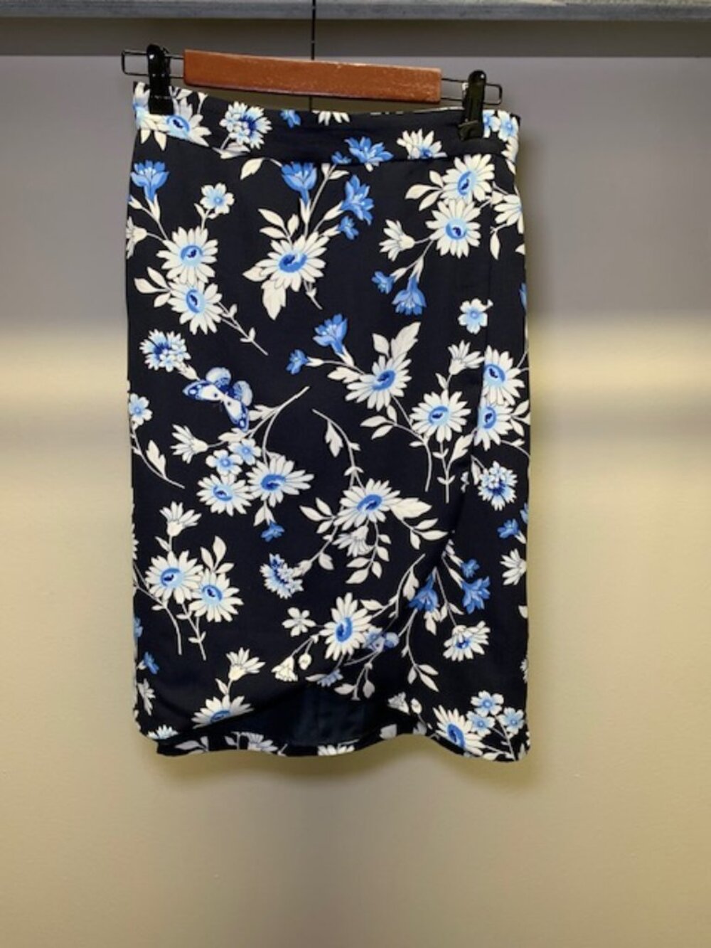 Ann Taylor Floral Petite Skirt – Size 0 Elegant Navy Bloom Print